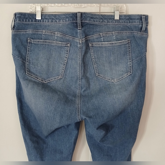 Torrid Bombshell Skinny Premium Stretch High-Rise Button Fly Jeans - Picture 11 of 14